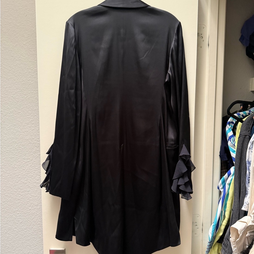 La Perla black silk robe with Ruffle Cuff Details - Picture 5 of 5